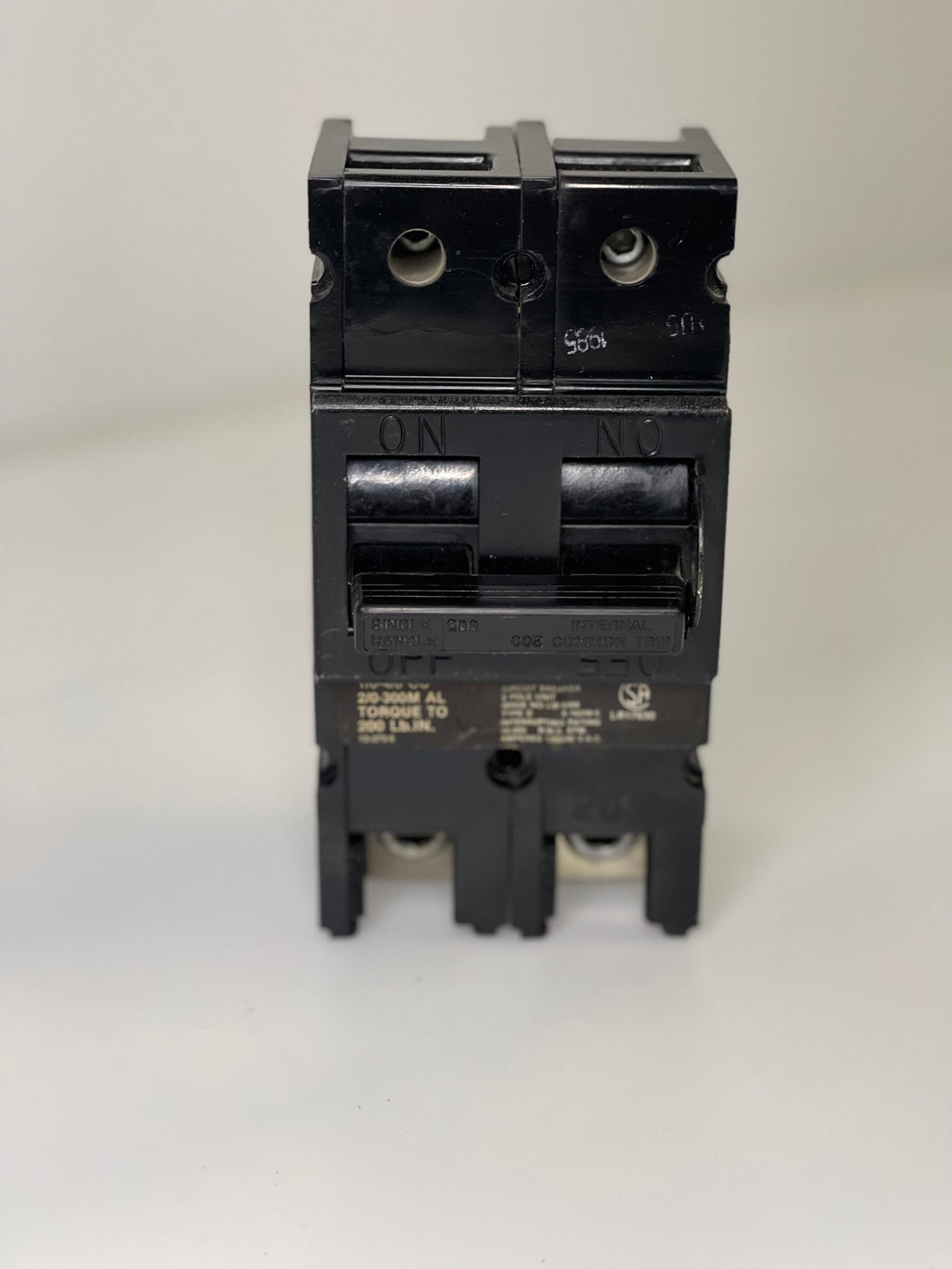 D2200  COMMANDER CIRCUIT BREAKER 